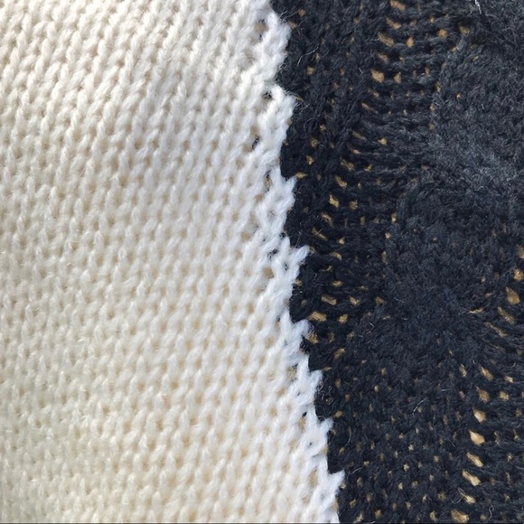 ✨HP! Cream & Black Knit Heart Patterned Sweater✨ - Picture 8 of 8